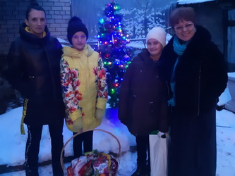 Александра Сызранцева поздравила многодетную семью с наступившими праздниками