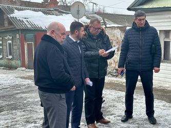 Виктор Марков принял участие в выездном совещании на территории Волжского района