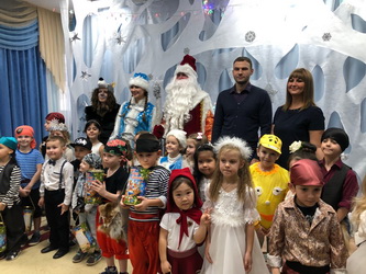 Сергей Улегин посетил новогоднее представление в детском саду №204
