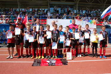 Состоялись финальные игры и церемония закрытия Городского турнира по мини-футболу, посвященного Героям Отечества