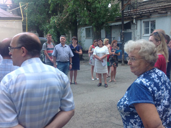 Депутаты обсудили планы благоустройства дворовой территории с жителями Фрунзенского района