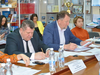 Депутаты продолжают подготовку к реорганизации муниципальных унитарных предприятий