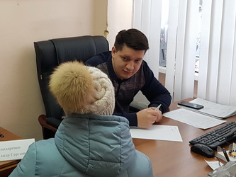 Александр Бондаренко окажет материальную помощь двум жительницам Саратова