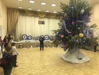 Новогодняя елка прошла в Волжском районе