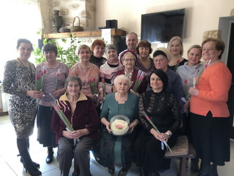 Игорь Фомин поздравил с Международным женским днем жительниц поселков Жасминный и Дачный